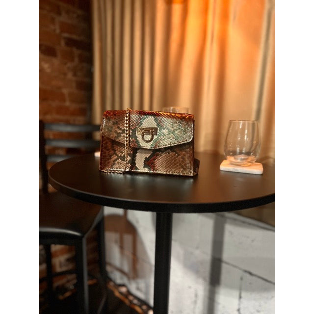 Oak Street Clutch- MAG Mile Collection